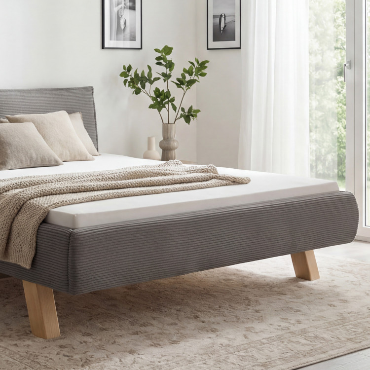 Doppelbett mit Stoffbezug auf Beinen in Grau 180 x 200