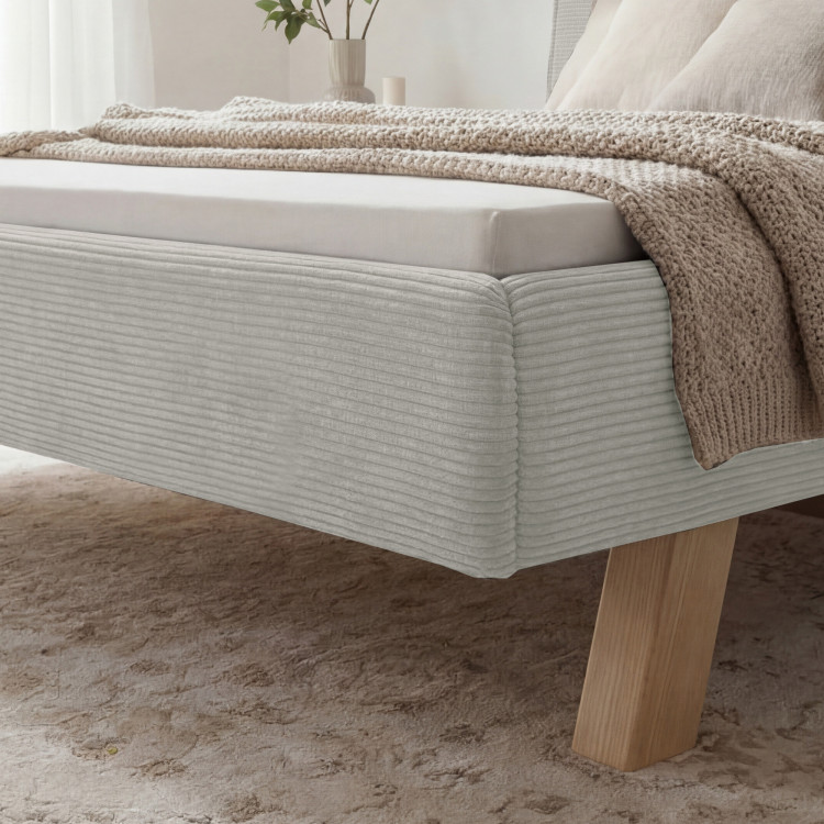 Doppelbett aus Stoff auf Beinen in Beige 180 x 200