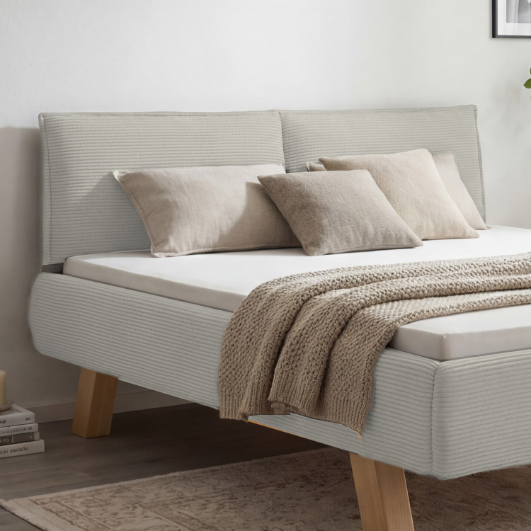 Doppelbett aus Stoff auf Beinen in Beige 180 x 200