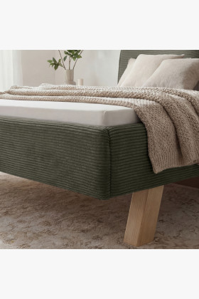 Doppelbett mit Stoffbezug auf Beinen in Grün 180 x 200 2