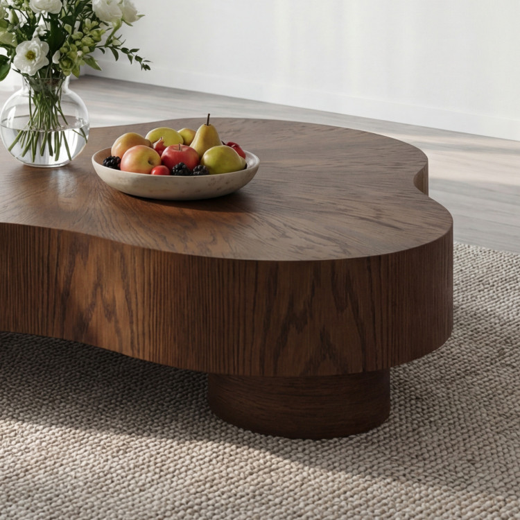 Design-Couchtisch in Nussbaumfarbe