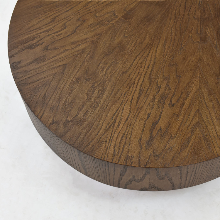 Design-Couchtisch in Nussbaumfarbe