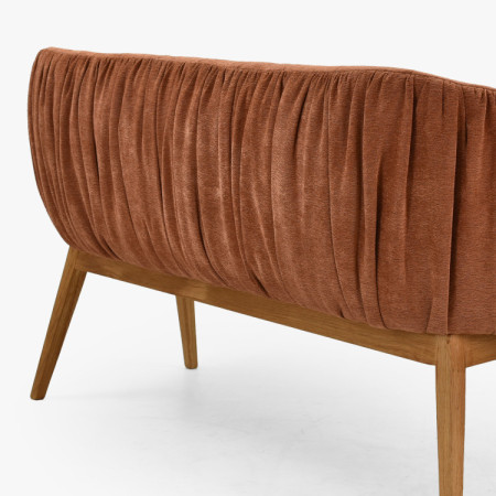 Gepolsterte Bank Elba mit Eichenbeinen in Ziegelrot