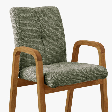Eichenstuhl mit Armlehnen, grün gepolstert