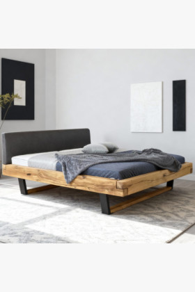 Massivholzbett Eiche 200x200 cm mit schwarzen Metallbeinen