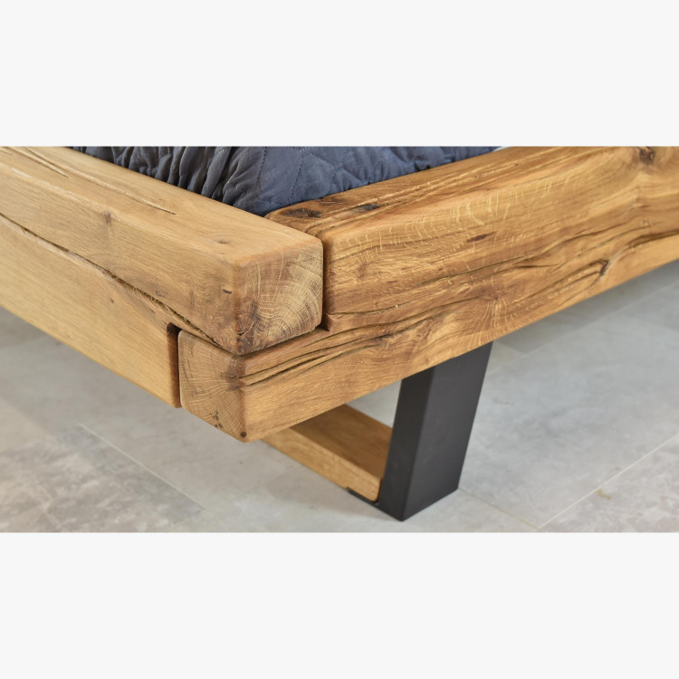 Modernes Bett aus massivem Eichenholz auf Beinen, Laura 200 x 200 cm