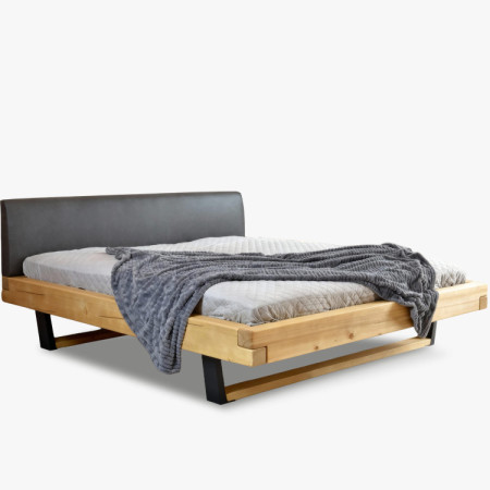 Postel aus Massivholz auf Beinen, Laura Fichte 200 x 200 cm