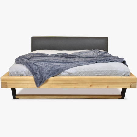 Postel aus Massivholz auf Beinen, Laura Fichte 200 x 200 cm