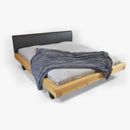 Postel aus Massivholz auf Beinen, Laura Fichte 200 x 200 cm