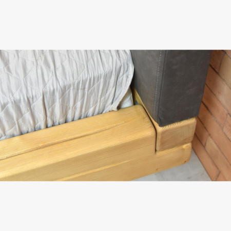 Postel aus Massivholz auf Beinen, Laura Fichte 200 x 200 cm