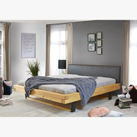 Postel aus Massivholz auf Beinen, Laura Fichte 200 x 200 cm