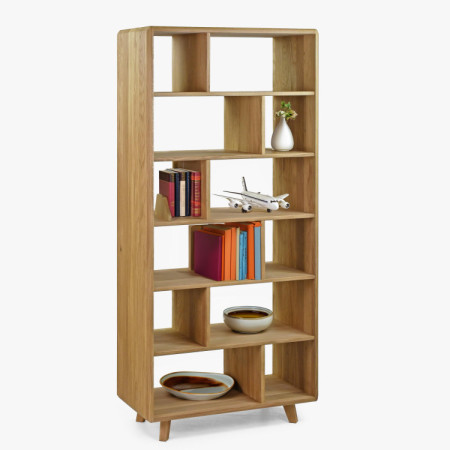 Eichenregal in der Farbe Eiche natur auf Füßen