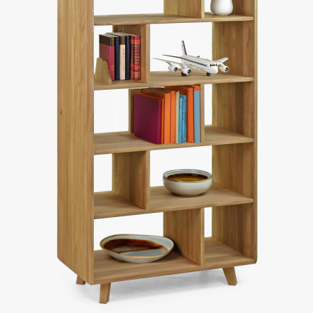 Eichenregal in der Farbe Eiche natur auf Füßen