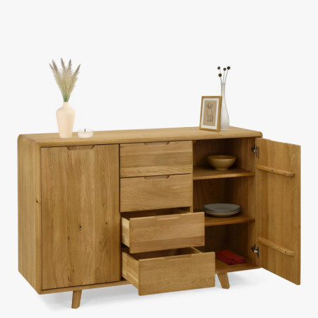 Kommode aus Holz mit Schubladen und Türen