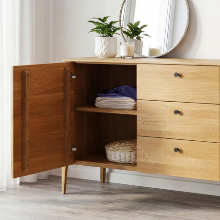 Eichenkommode auf Beinen, Kosice