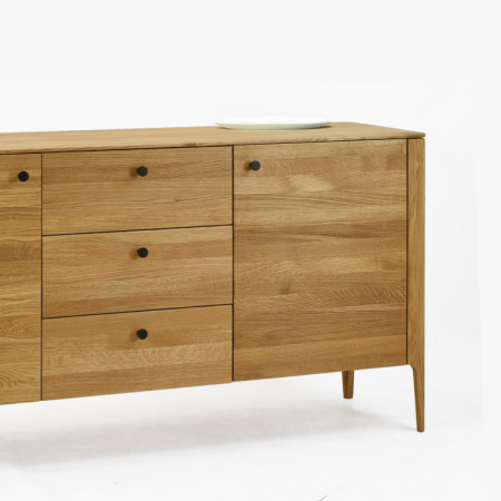 Eichenkommode auf Beinen, Kosice