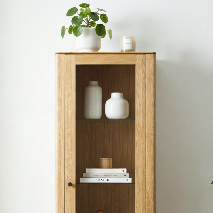 Einflügelige Vitrine aus Massivholz