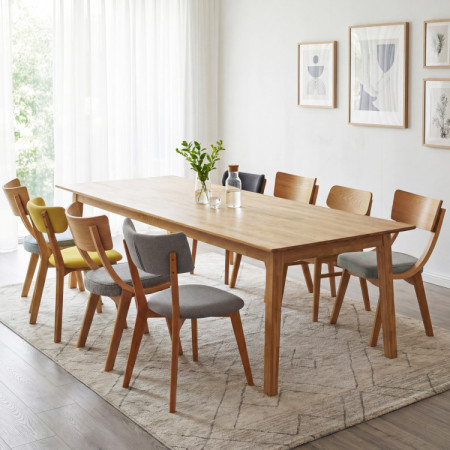 Massiver Eichentisch für bis zu 10 Personen 250 x 100 cm