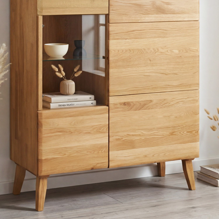 Niedrige Vitrine aus massivem Eichenholz auf Beinen, Prag Typ 45