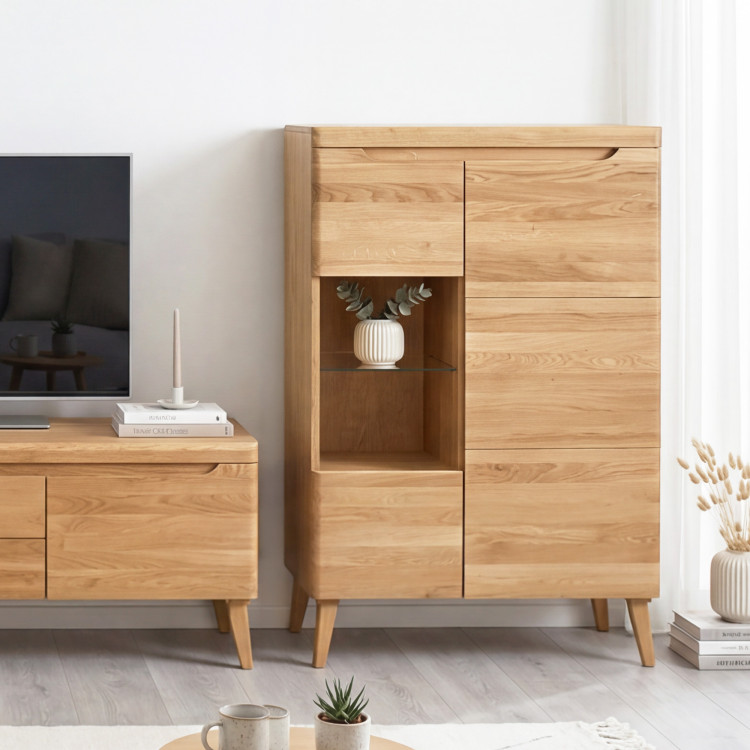 Niedrige Vitrine aus massivem Eichenholz auf Beinen, Prag Typ 45