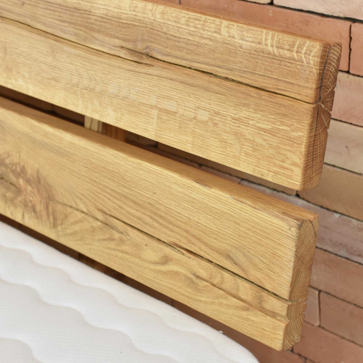 Postel aus Massivholz Ernad III 180 x 200 cm