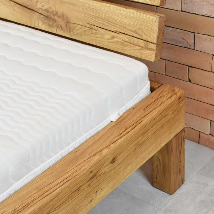 Postel aus Massivholz Ernad III 180 x 200 cm