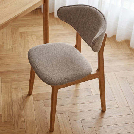 Čalouněná jídelní židle s dubovými nohami – Farbe Taupe