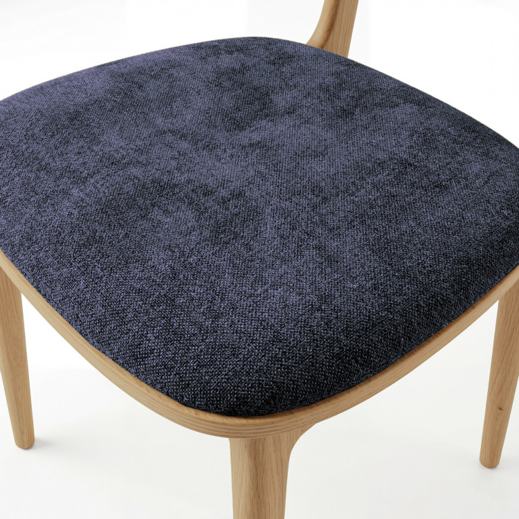 Čalouněná jídelní židle Vard z masivního dubu – antracitová látka