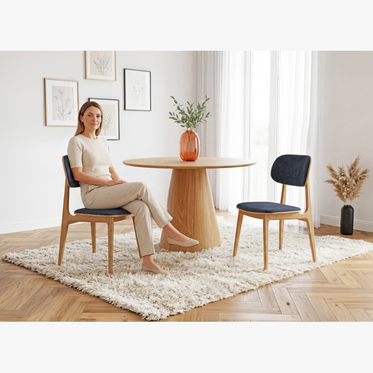 Čalouněná jídelní židle Vard z masivního dubu – antracitová látka