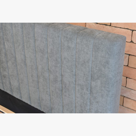 Čalouněná postel 180x200 grau mit Stauraum und Lattenrost