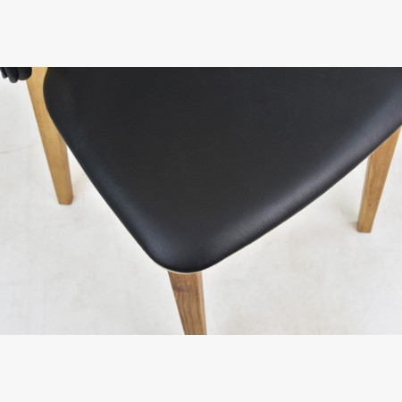 Čalouněná jídelní židle Saška – schwarzes italienisches Leder, massiv geölte Eiche