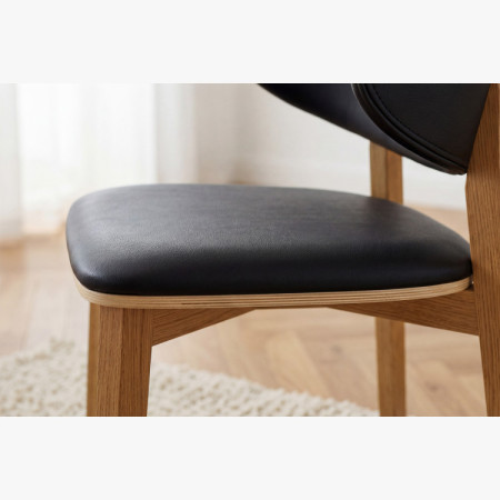 Čalouněná jídelní židle Saška – schwarzes italienisches Leder, massiv geölte Eiche