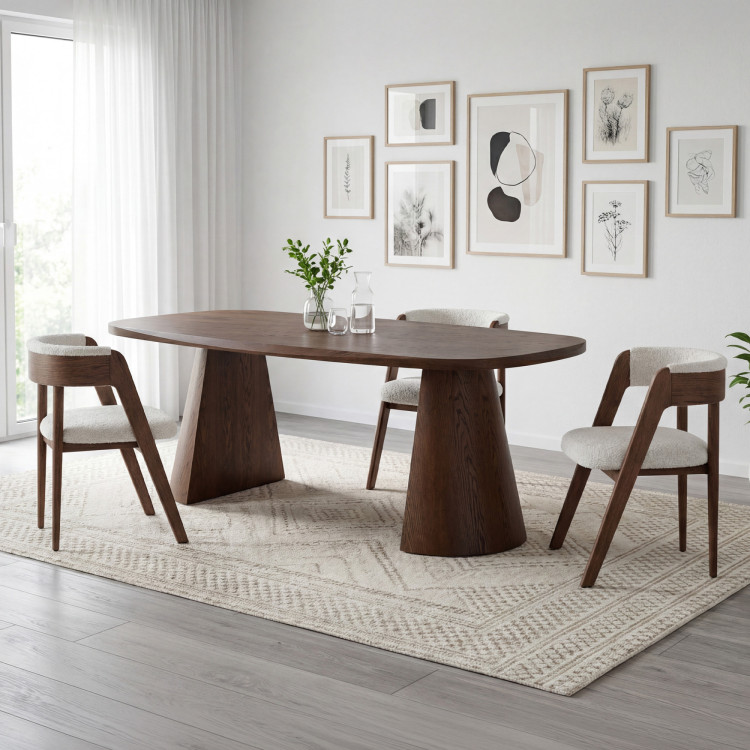 Luxuriöser Eichenstuhl in Nussbaumfarbe, cremefarbener Stoff