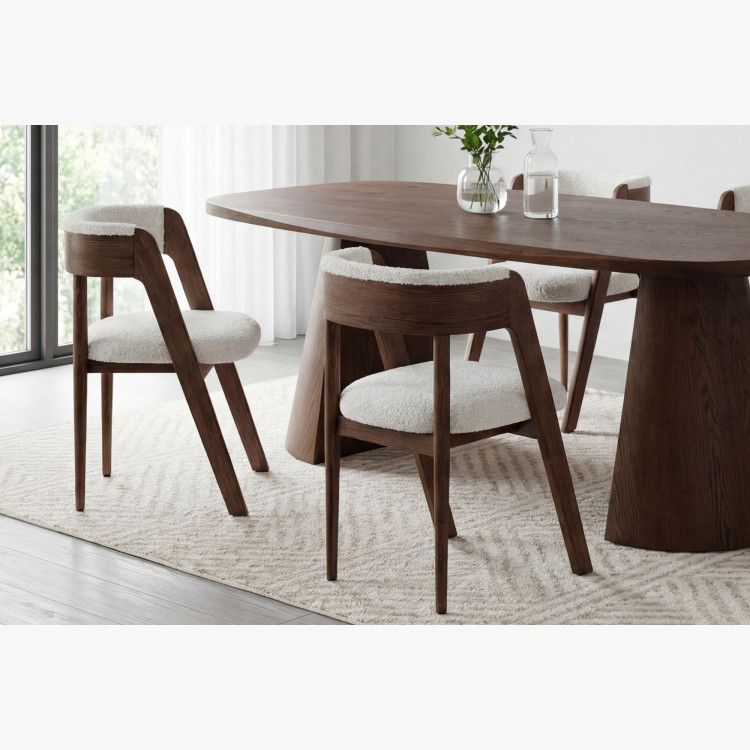 Luxuriöser Eichenstuhl in Nussbaumfarbe, cremefarbener Stoff