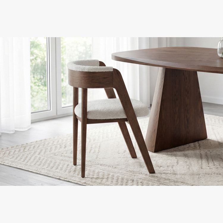 Luxuriöser Eichenstuhl in Nussbaumfarbe, cremefarbener Stoff