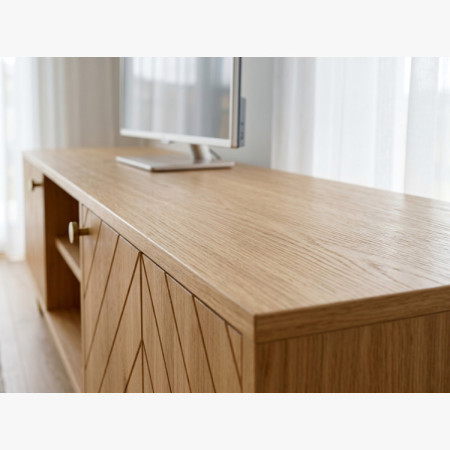 Massive TV-Kommode Jessica 179 cm mit Fischgrätfräsung