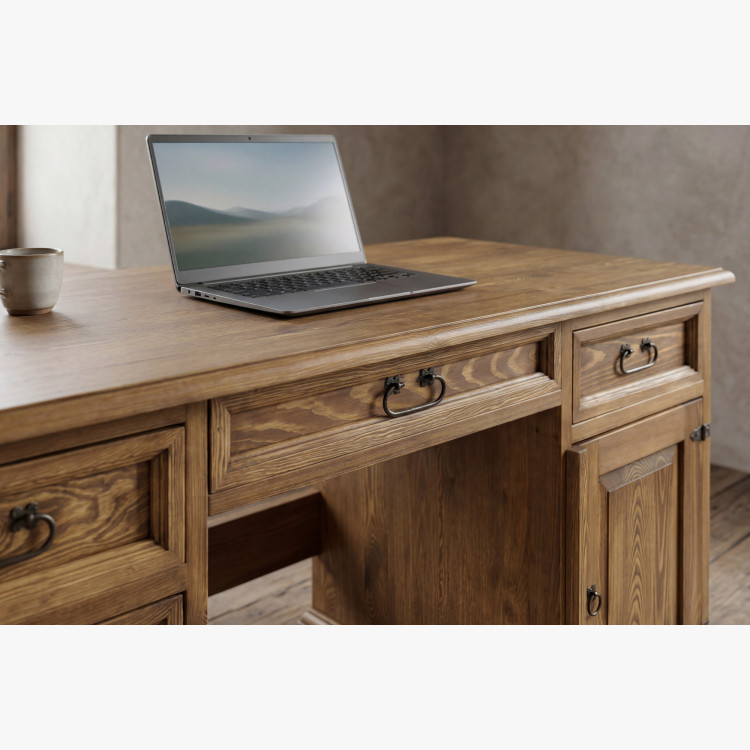 PC Tisch im französischen Stil