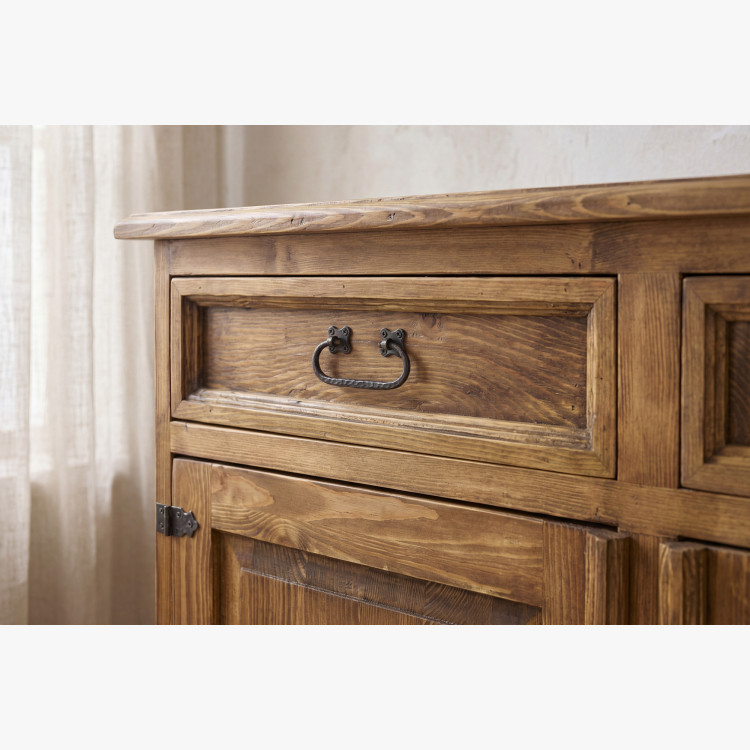 Großer rustikaler Sideboard