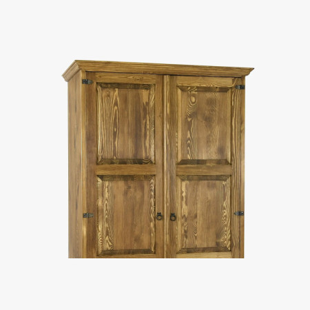 Rustikaler Kleiderschrank