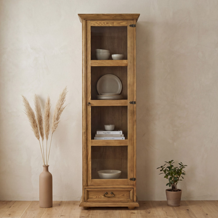 Vitrine im rustikalen Stil