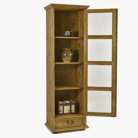 Vitrine im rustikalen Stil
