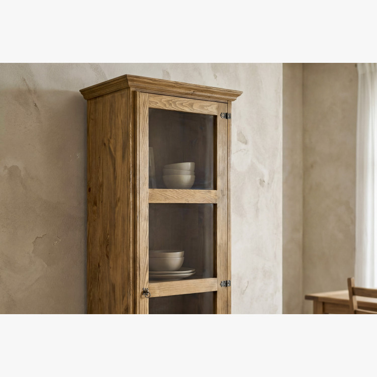 Vitrine im rustikalen Stil