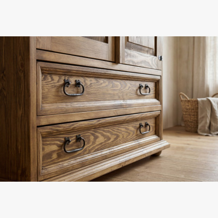 Hohe Kommode fürs Schlafzimmer