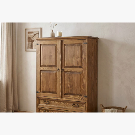 Hohe Kommode fürs Schlafzimmer