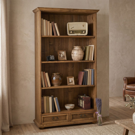 Bücherregal im rustikalen Stil