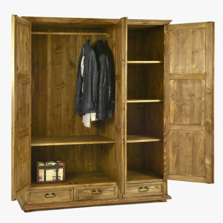 Drehtüriger rustikaler Schrank