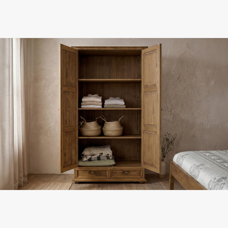 Rustikaler Kleiderschrank - Regal