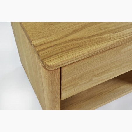 Dubový nočný stolík Emma so zásuvkou