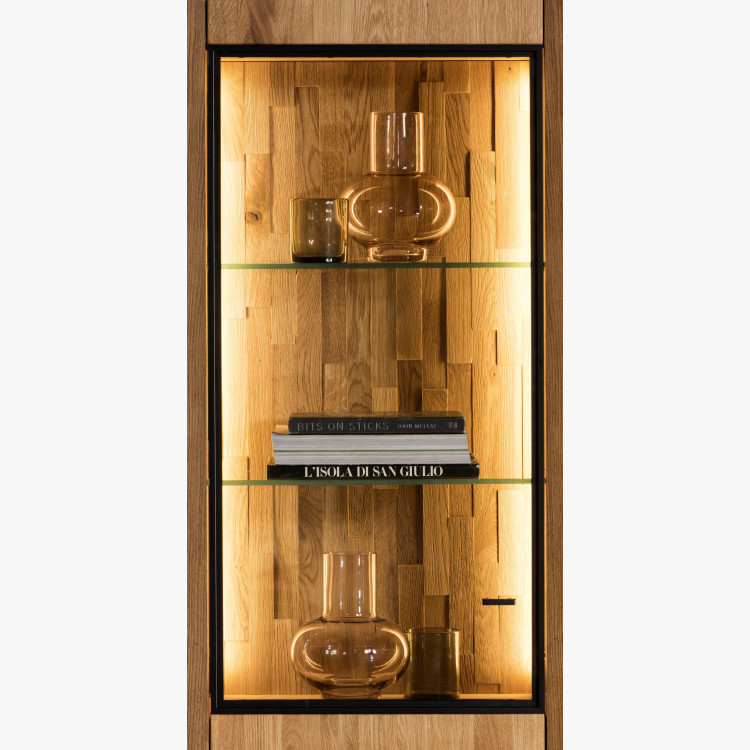 Dubová vitrína so sklom, vilo 10