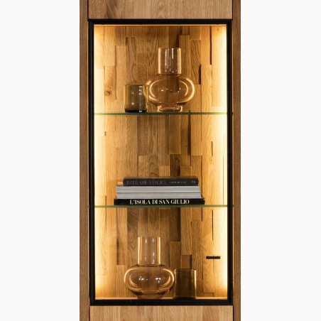 Dubová vitrína so sklom, vilo 10